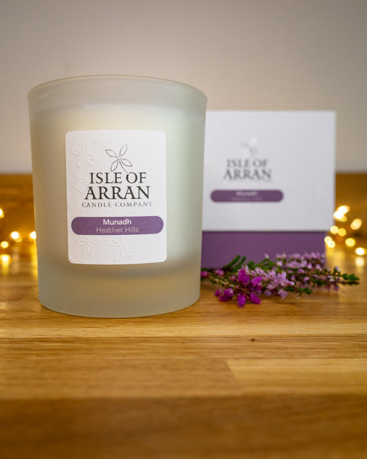 Munadh: heather hills 30cl Candle