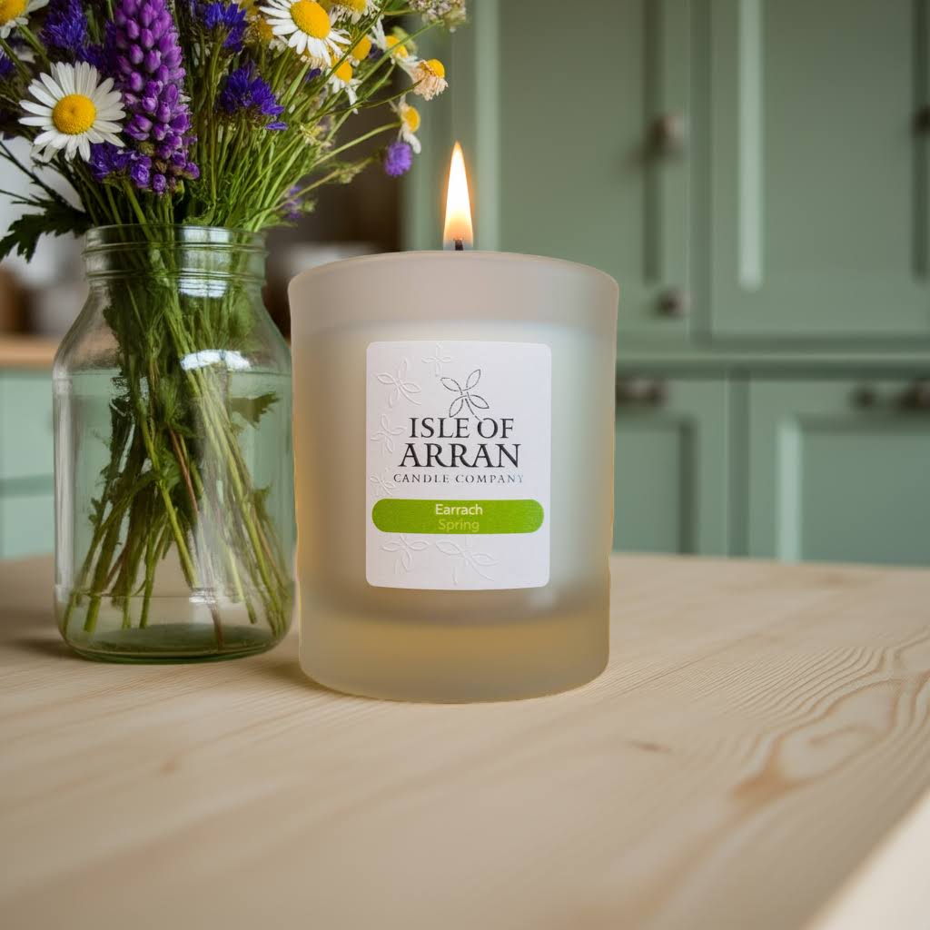 Earrach: spring 30cl Candle